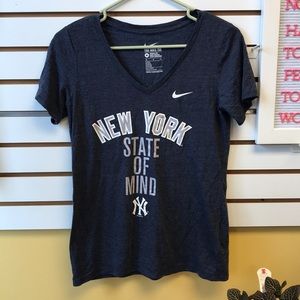 New York Yankees Nike shirt